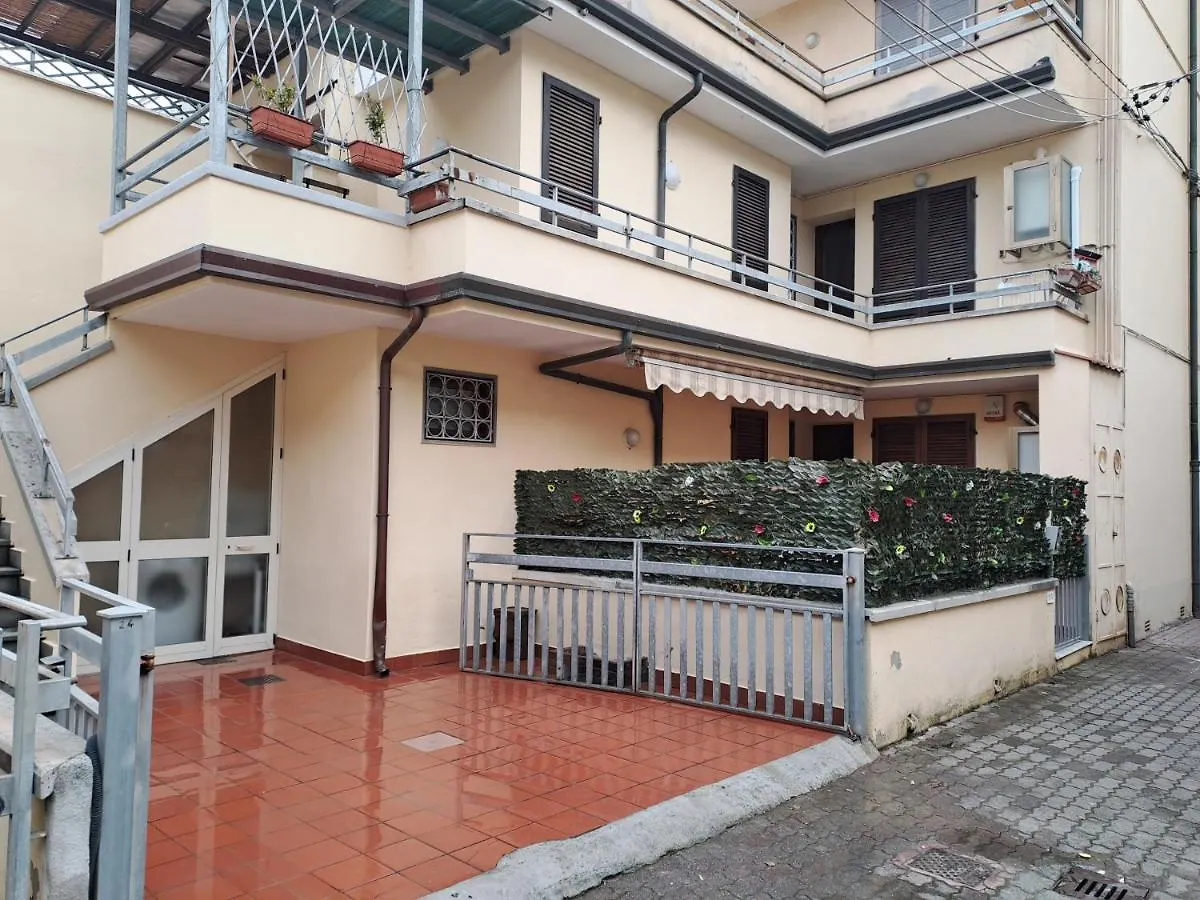 La Casa In Passeggiata - Seancity Виареджо Дом отдыха